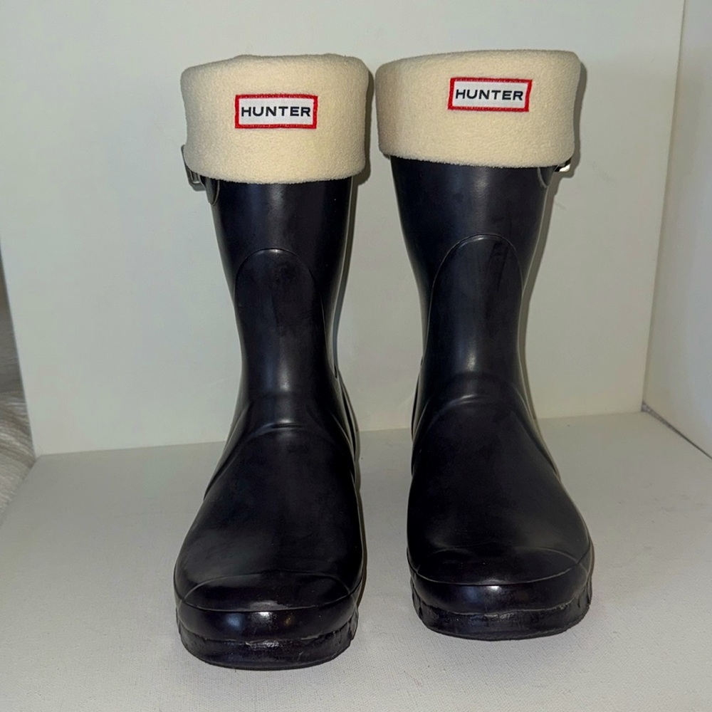 Brand new *special* Purple Hunter Short Rain Boots, Size 10 + Fleece Boot Socks